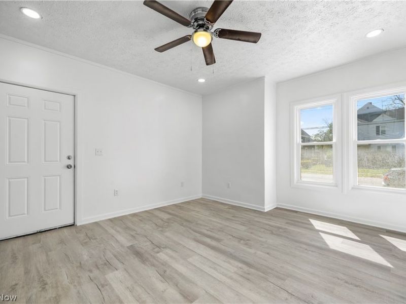 929 Washington Avenue, Lorain, OH 44052 Photo 5