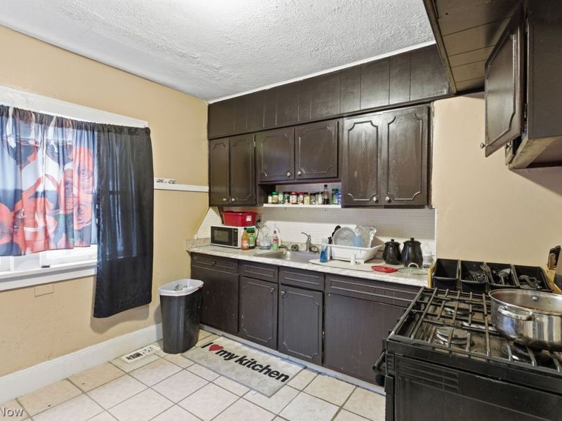 12300 Craven Avenue, Cleveland, OH 44105 Photo 10