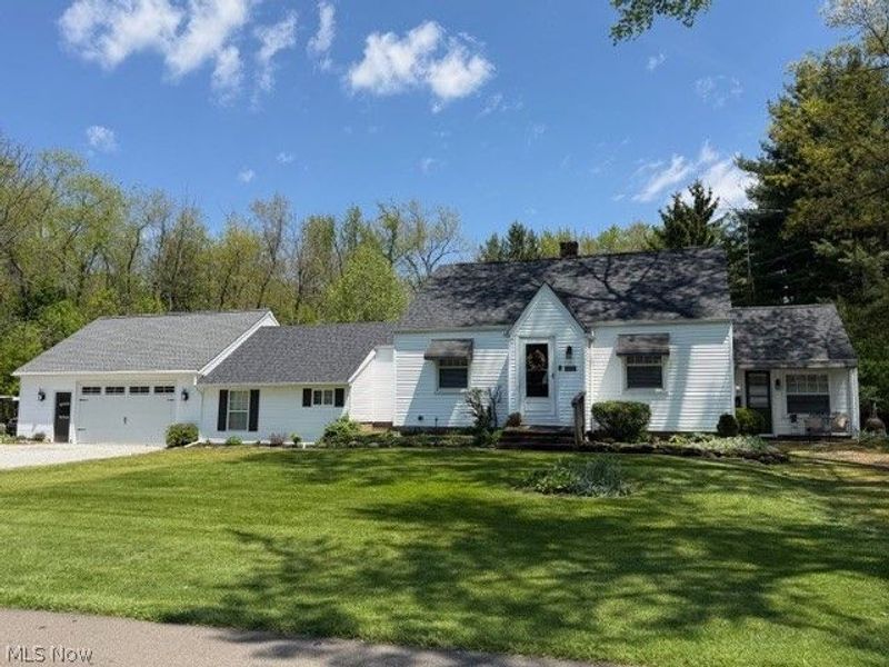 5548 Breezewood Circle NE, Canton, OH 44705 Photo 1