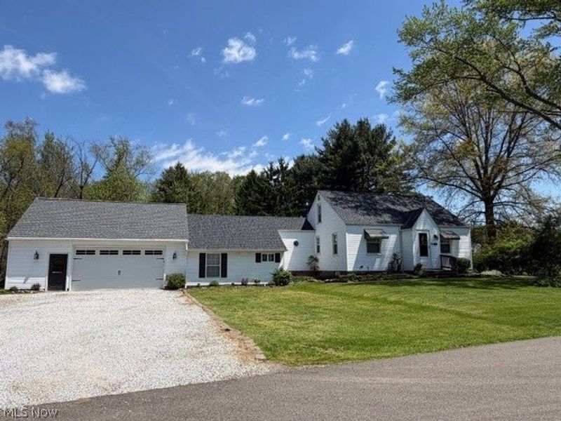 5548 Breezewood Circle NE, Canton, OH 44705 Photo 2
