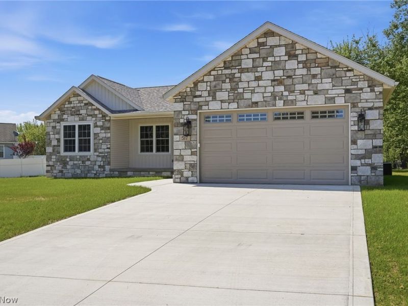 517 Whitetail Trail NE, Canton, OH 44704 Photo 2