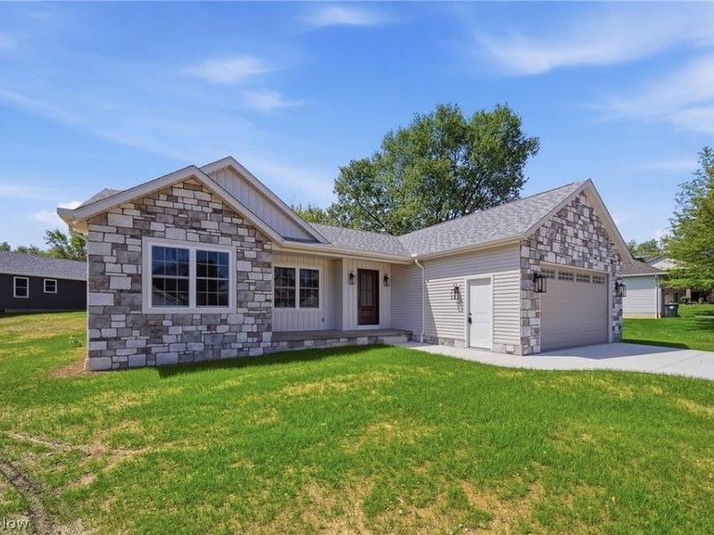 517 Whitetail Trail NE, Canton, OH 44704 Photo 3