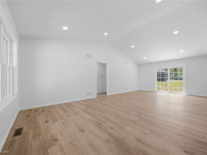 517 Whitetail Trail NE, Canton, OH 44704 Photo 7