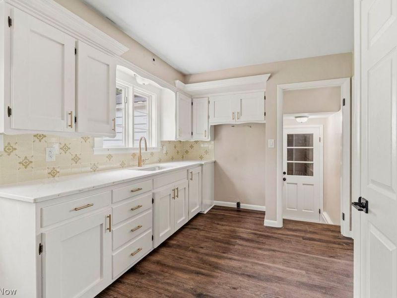 1736 Windsor Road NE, Massillon, OH 44646 Photo 3