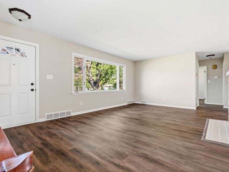 1736 Windsor Road NE, Massillon, OH 44646 Photo 5