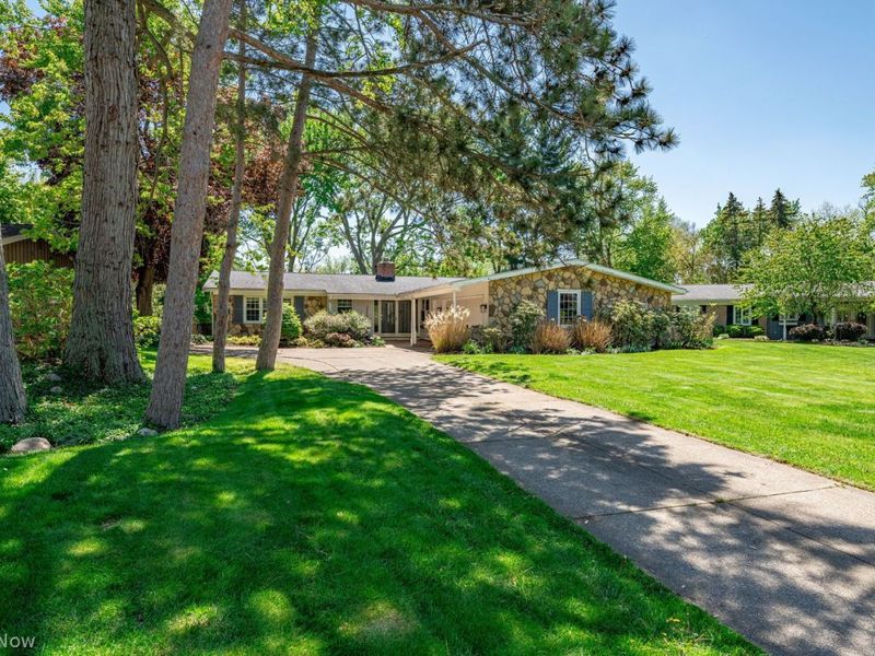 30525 Ednil Drive , Bay Village, OH 44140 Photo 1