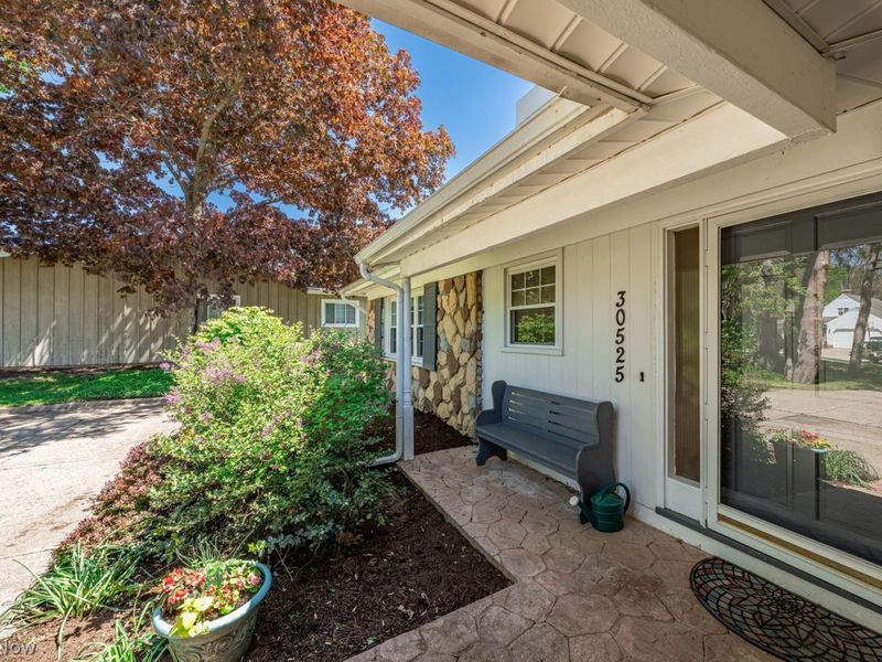 30525 Ednil Drive , Bay Village, OH 44140 Photo 3