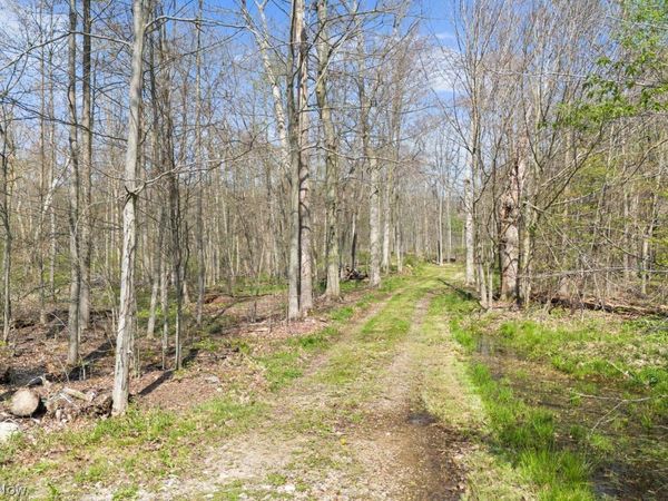 17990 Snyder Road , Chagrin Falls, OH 44023