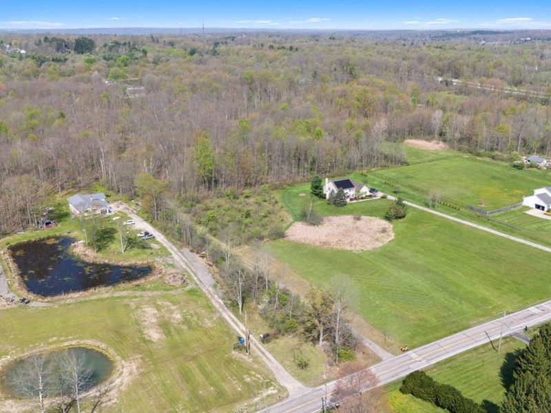 17990 Snyder Road, Chagrin Falls, OH 44023 Photo 10
