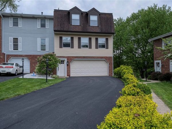1342 Quail Run Cir, Bethel Park, PA 15102