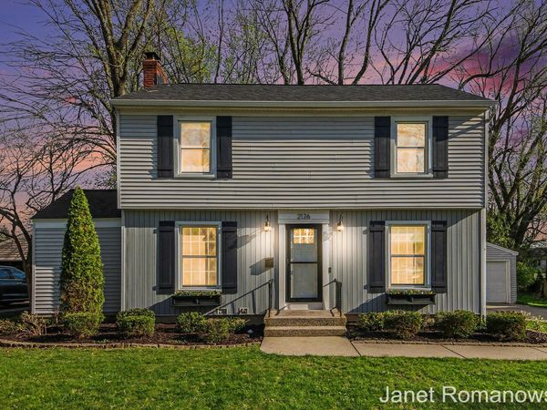 2126 Englewood Drive SE, Grand Rapids, MI 49506
