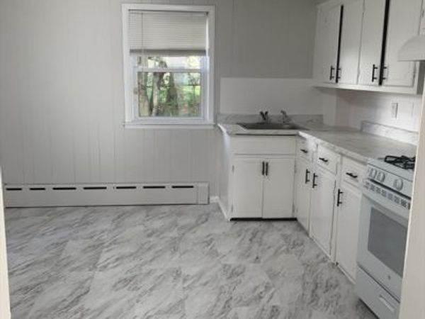 86 Hunter St, Unit 1N, Fall River, MA 02721