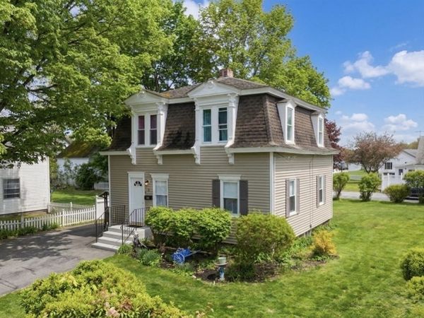 3 Fremont St, Oxford, MA 01540