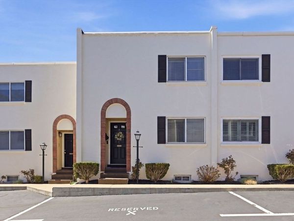 1 Charles St, Unit X, Reading, MA 01867