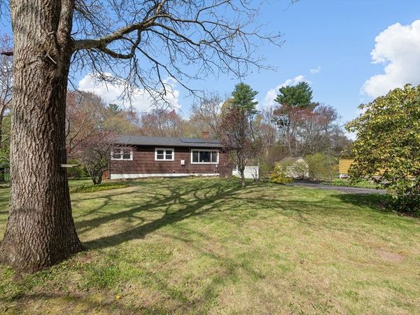 21 Warren Rd, Upton, MA 01568