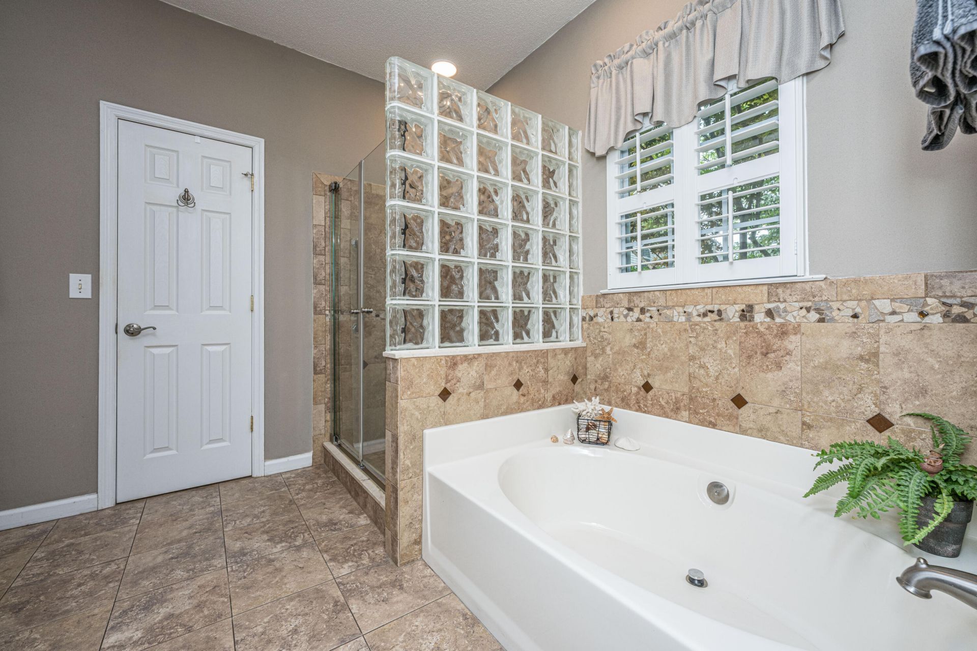 3442 Forest Glen Drive Photo 34