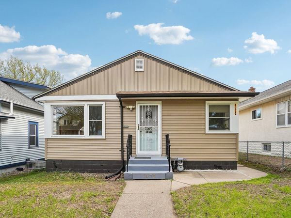 1072 Thomas Avenue , Saint Paul, MN 55104