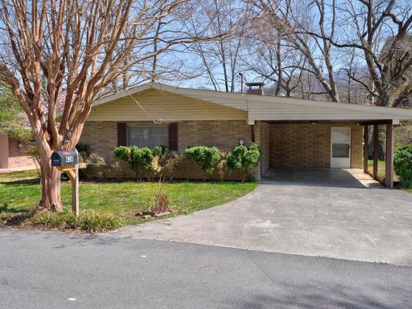 438 Cottage Drive, Gatlinburg, TN 37738