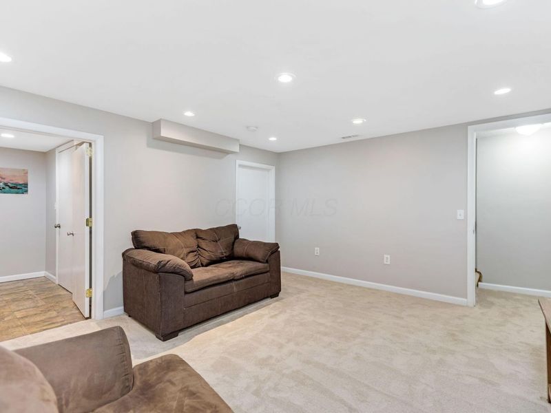 5976 Kingslake Drive, Hilliard, OH 43026 Photo 28