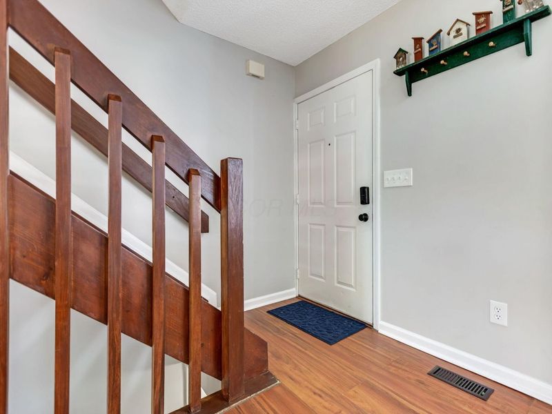 5976 Kingslake Drive, Hilliard, OH 43026 Photo 4