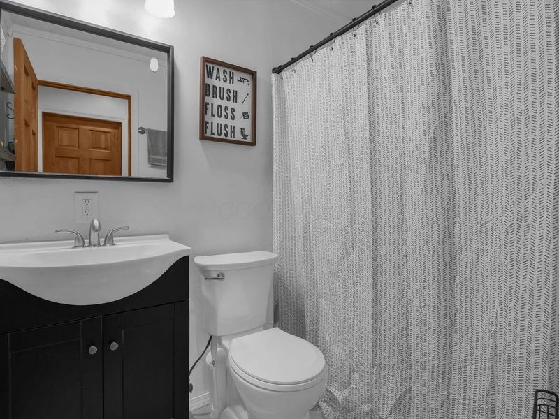 4990 Root Place , Columbus, OH 43207 Photo 18