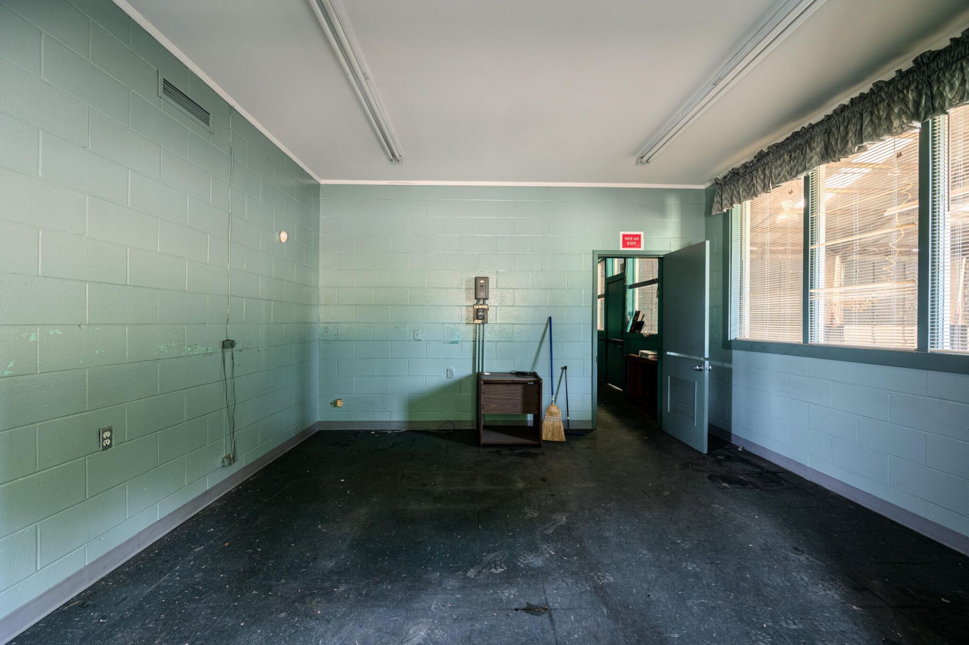 565 State Road S-6-459 Photo 22