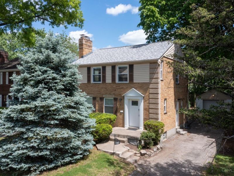 7260 Eastlawn Drive, Cincinnati, OH 45237 Photo 1