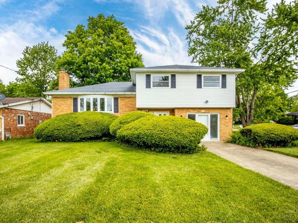 702 W Sharon Road, Forest Park, OH 45240