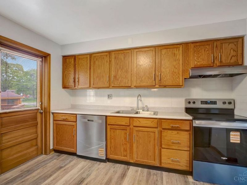 702 W Sharon Road, Forest Park, OH 45240 Photo 13