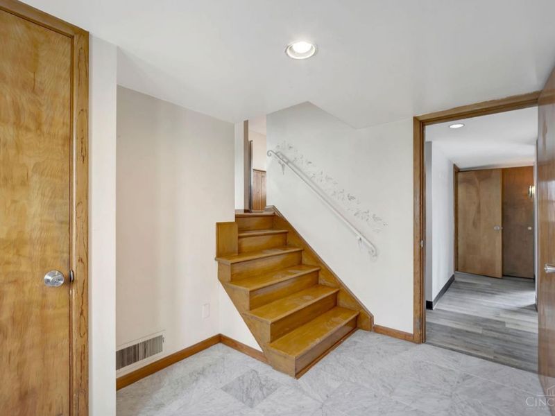 702 W Sharon Road, Forest Park, OH 45240 Photo 4