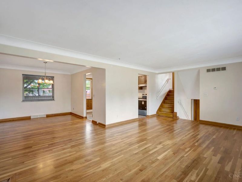 702 W Sharon Road, Forest Park, OH 45240 Photo 8