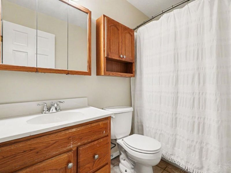 7594 Cinnamon Woods Drive, West Chester, OH 45069 Photo 18