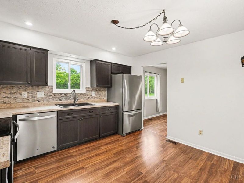 7594 Cinnamon Woods Drive, West Chester, OH 45069 Photo 4