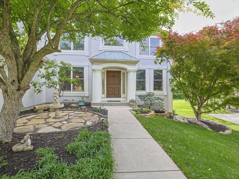 10706 Woodgate Lane, Montgomery, OH 45242 Photo 2