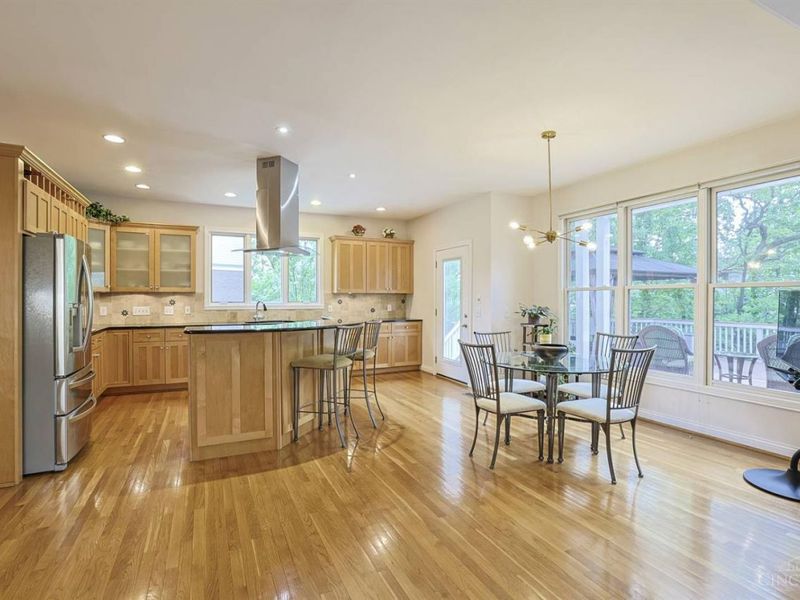 10706 Woodgate Lane, Montgomery, OH 45242 Photo 9