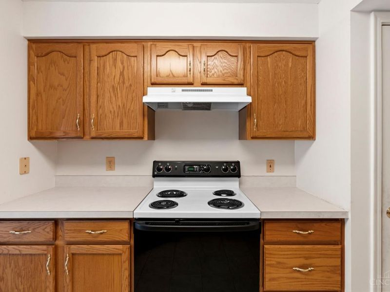 5892 Stonebridge Circle, Unit 202, Miami Twp, OH 45150 Photo 10