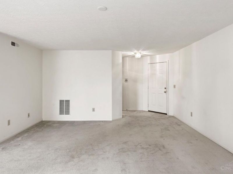 5892 Stonebridge Circle, Unit 202, Miami Twp, OH 45150 Photo 13