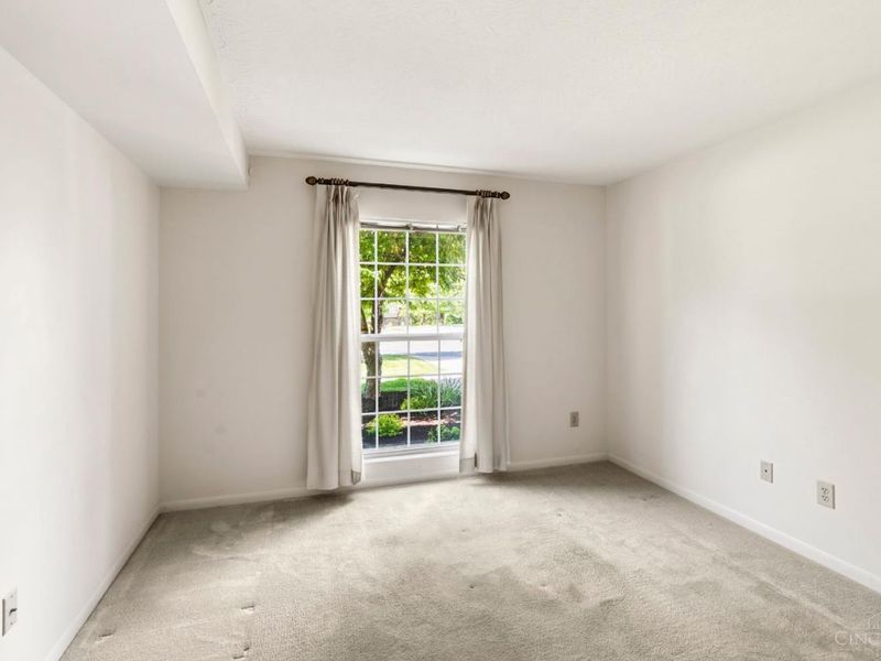 5892 Stonebridge Circle, Unit 202, Miami Twp, OH 45150 Photo 27