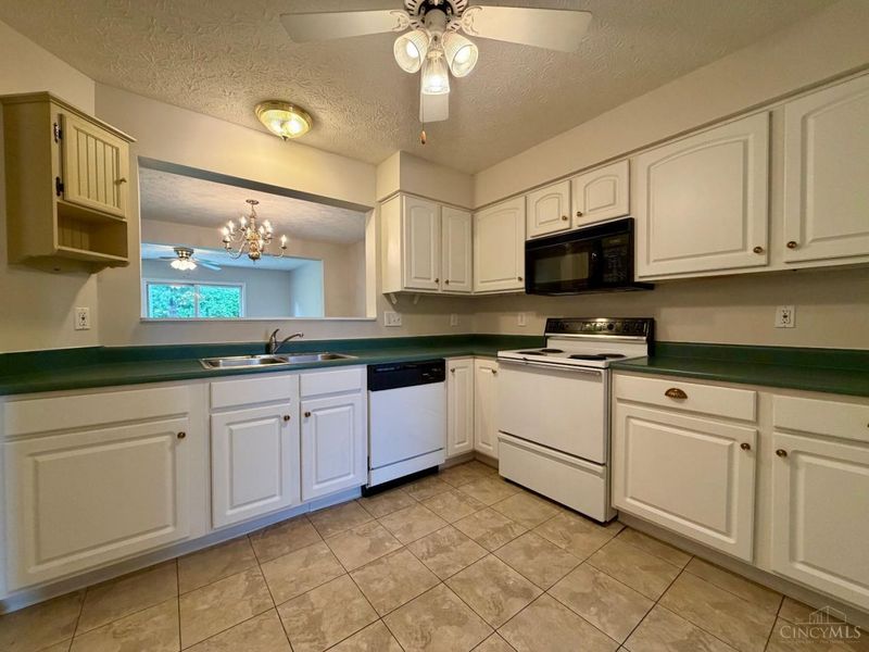 9941 Edgewood Lane, Unit 12B, Sharonville, OH 45241 Photo 18