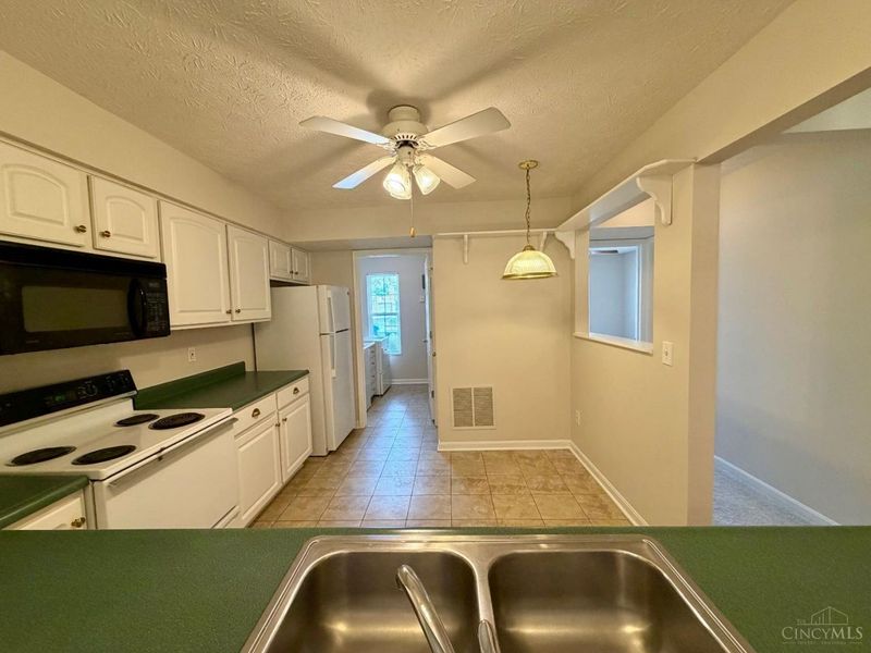9941 Edgewood Lane, Unit 12B, Sharonville, OH 45241 Photo 24