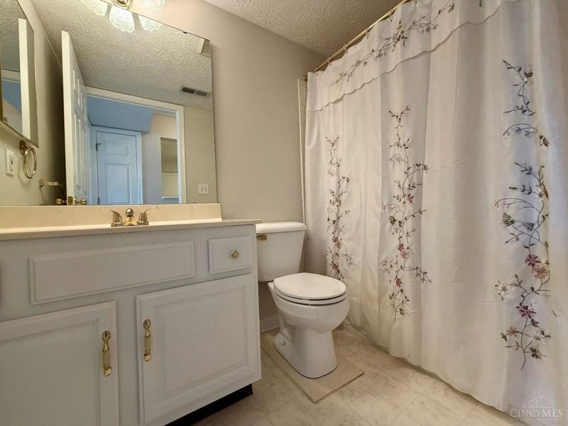 9941 Edgewood Lane, Unit 12B, Sharonville, OH 45241 Photo 35