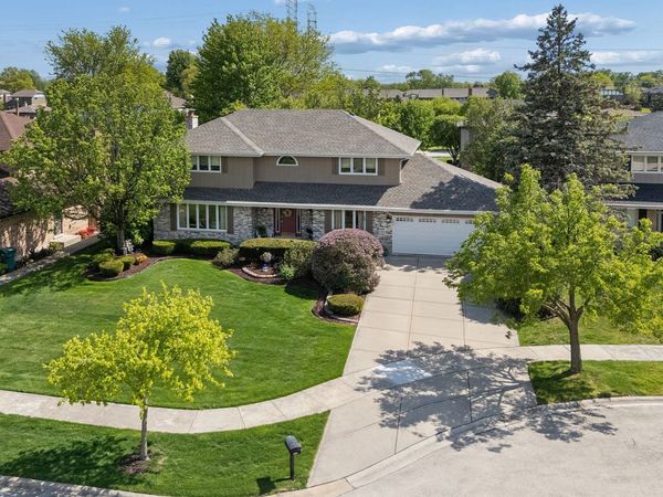 8255 W 138th Street , Orland Park, IL 60462