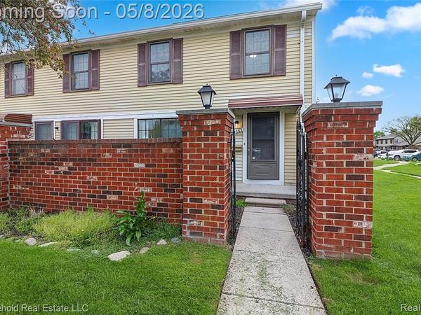 39363 Heatherheath Drive, Clinton Twp, MI 48038