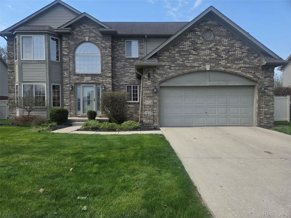 26940 Cedar Run Court, Woodhaven, Mi 48183