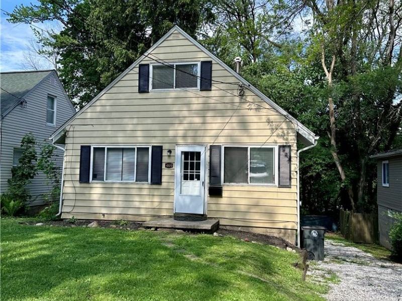469 Kathleen Street , Akron, OH 44303 Photo 3