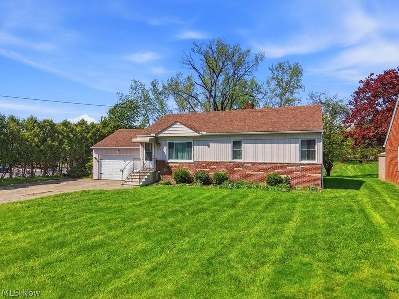 125 Meadowlane Road, Seven Hills, OH 44131 Photo 2