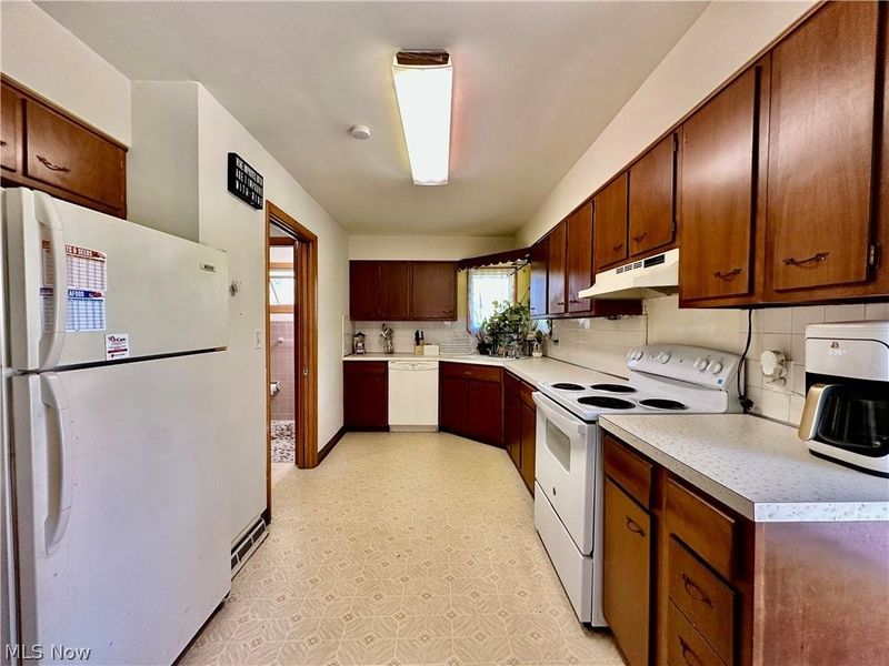 99 Greenridge Drive, Geneva, OH 44041 Photo 4