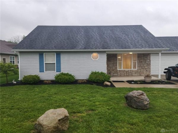 702 Fenview Drive, New Carlisle, OH 45344