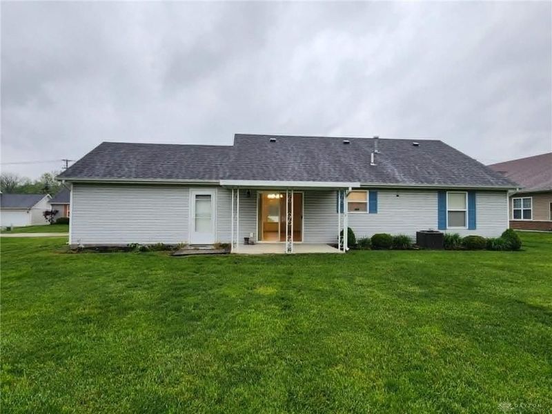 702 Fenview Drive, New Carlisle, OH 45344 Photo 3