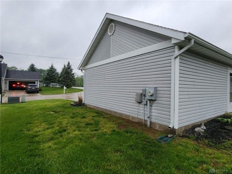 702 Fenview Drive, New Carlisle, OH 45344 Photo 5